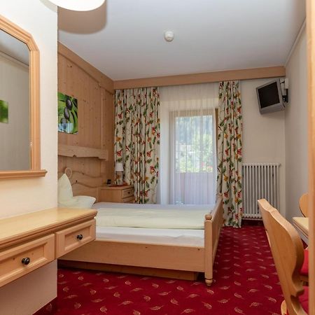 Hotel Garni Elisabeth Zell am Ziller Exteriör bild